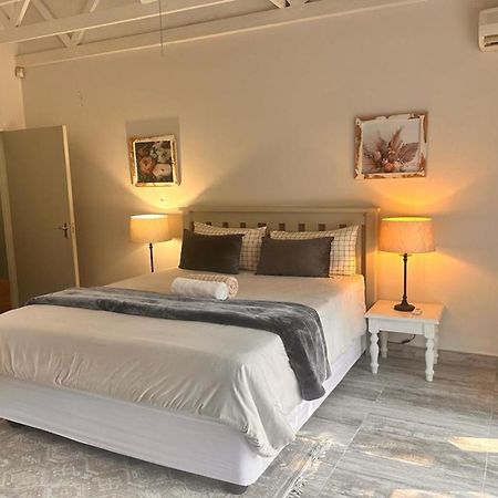Woods Guest House 미델뷔르흐 외부 사진