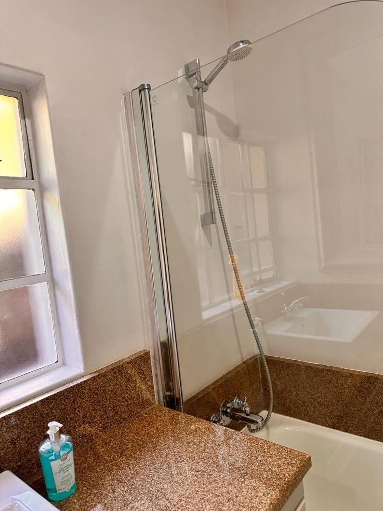 Woods Guest House 미델뷔르흐 외부 사진