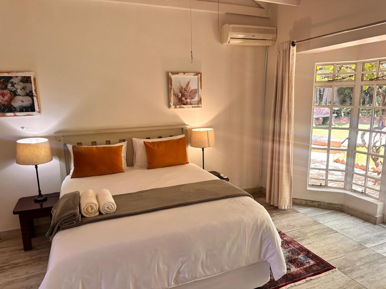 Woods Guest House 미델뷔르흐 외부 사진