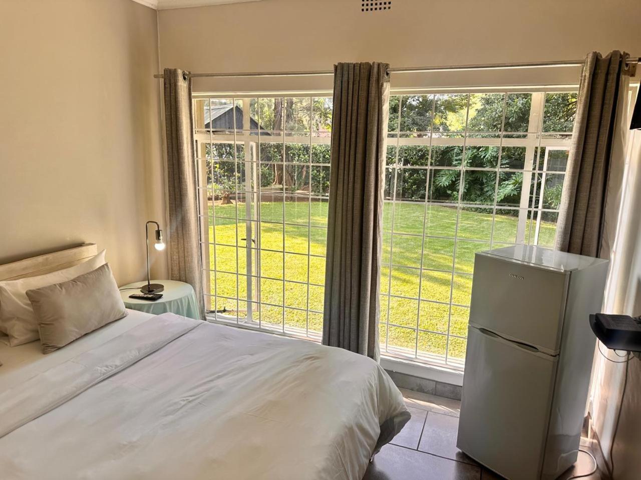 Woods Guest House 미델뷔르흐 외부 사진